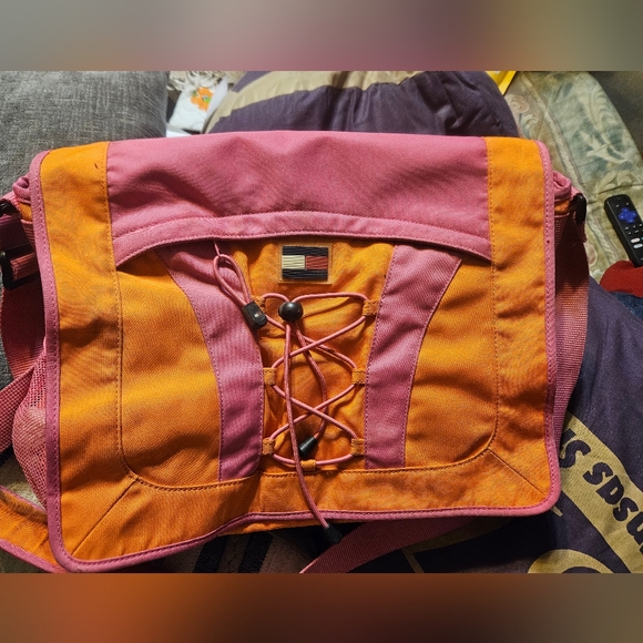 Tommy Hilfiger Softside Briefcase - Picture 1 of 7